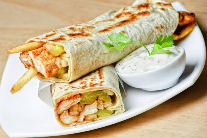 سندوتش شيش طاووق سوري